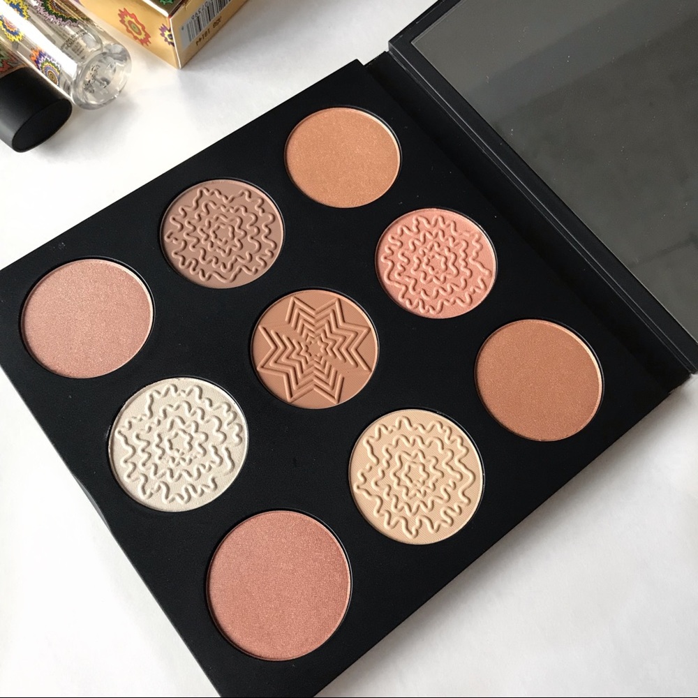 SOLD: Holidaze Contour Palette Limited Edition - Picture 2 of 7